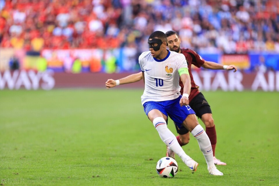 葡萄牙队迎战法国队，C罗PK姆巴佩