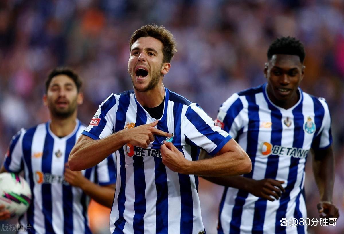 波尔图门将神勇扑救,帮助球队取得胜利 波尔图门将神勇扑救,帮助球队取得胜利