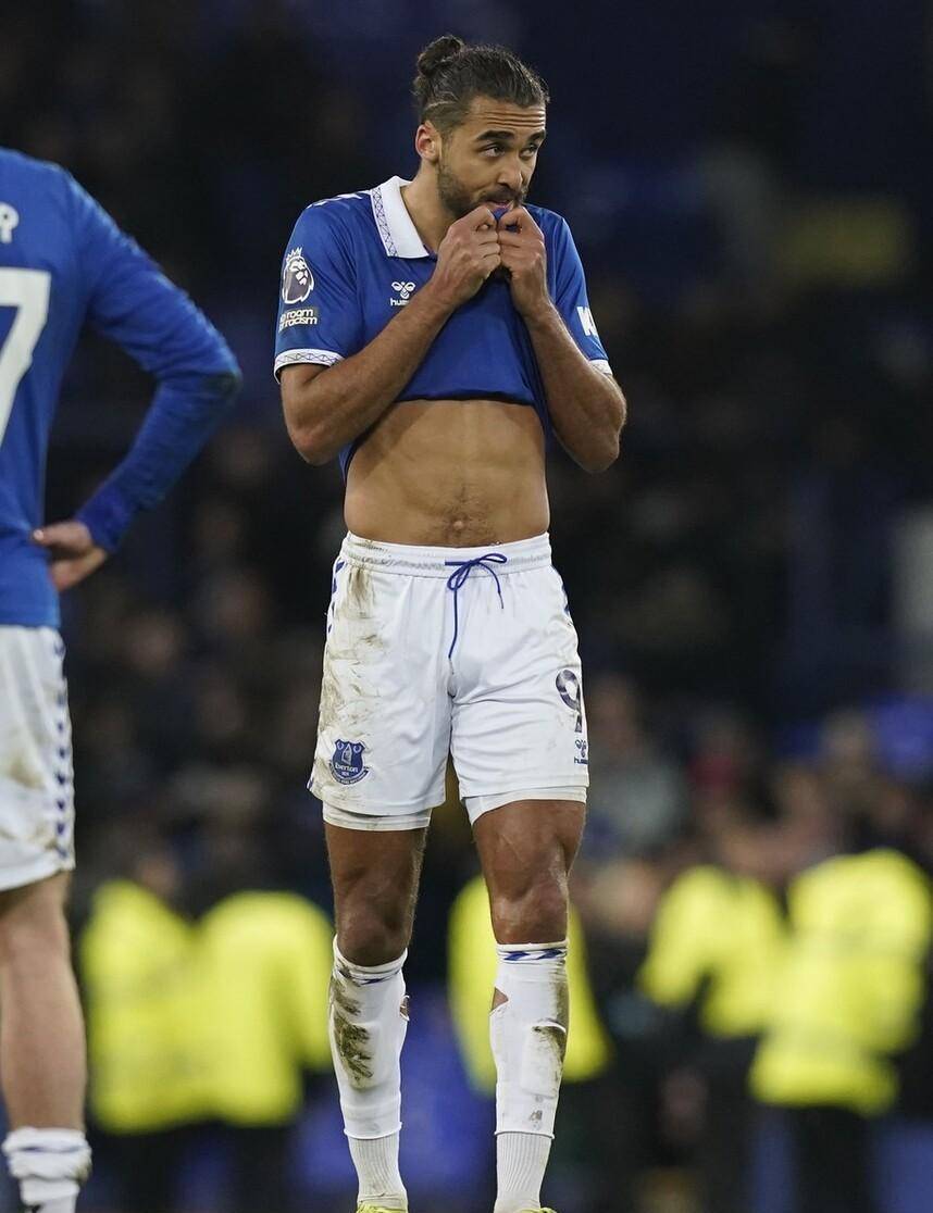 埃弗顿客场逆袭得胜，继续保持不败状态