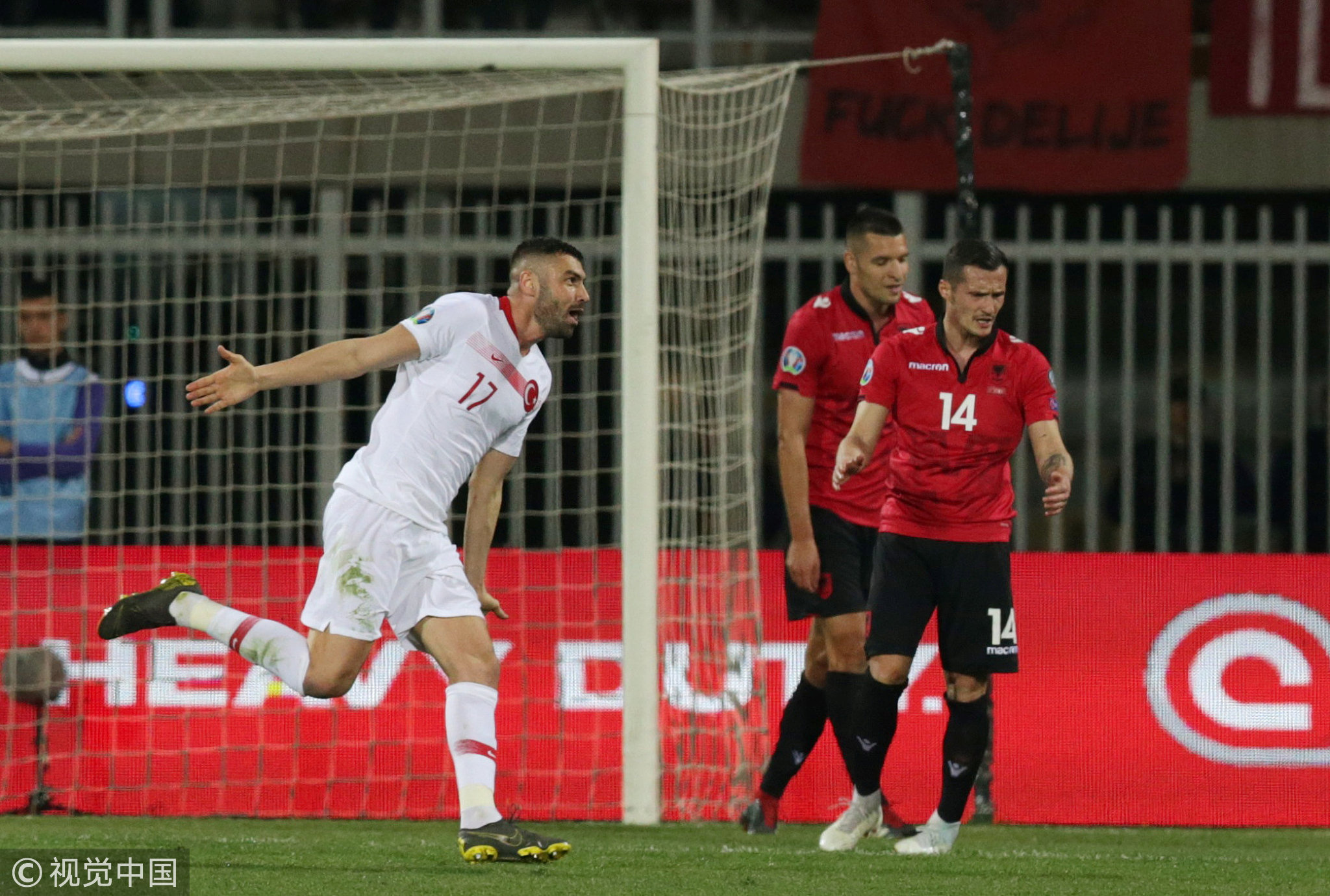 包含卢森堡与阿尔巴尼亚战平，比赛波折频生层出不穷的词条