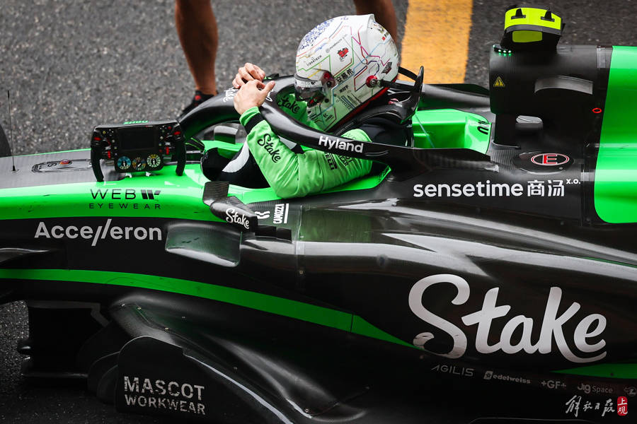 关于索伯车队轻取阿斯顿马丁，诺里斯统治全场的信息