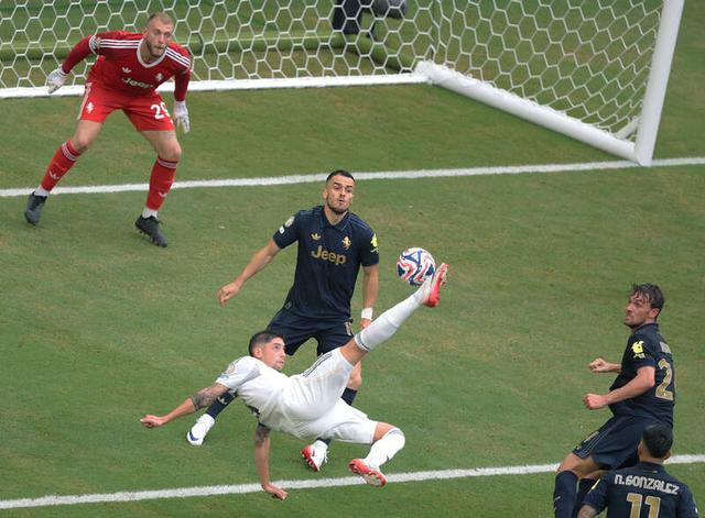 尤文翻盘马赛，拉什福德点燃赛场的简单介绍