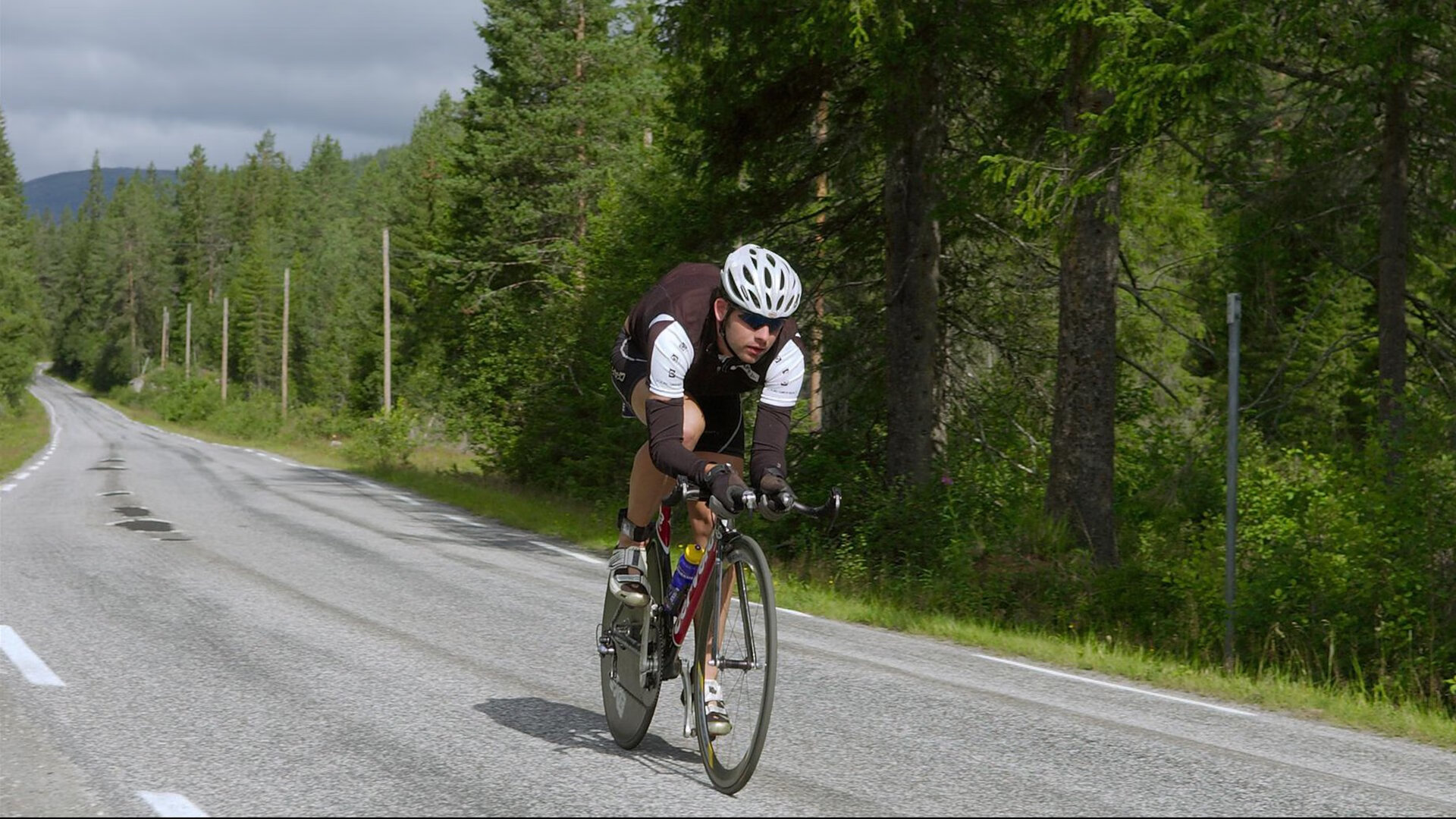 乔治擎天定乾坤,火箭摧枯拉朽轻取篮网,冷面杀手统治攻防两端