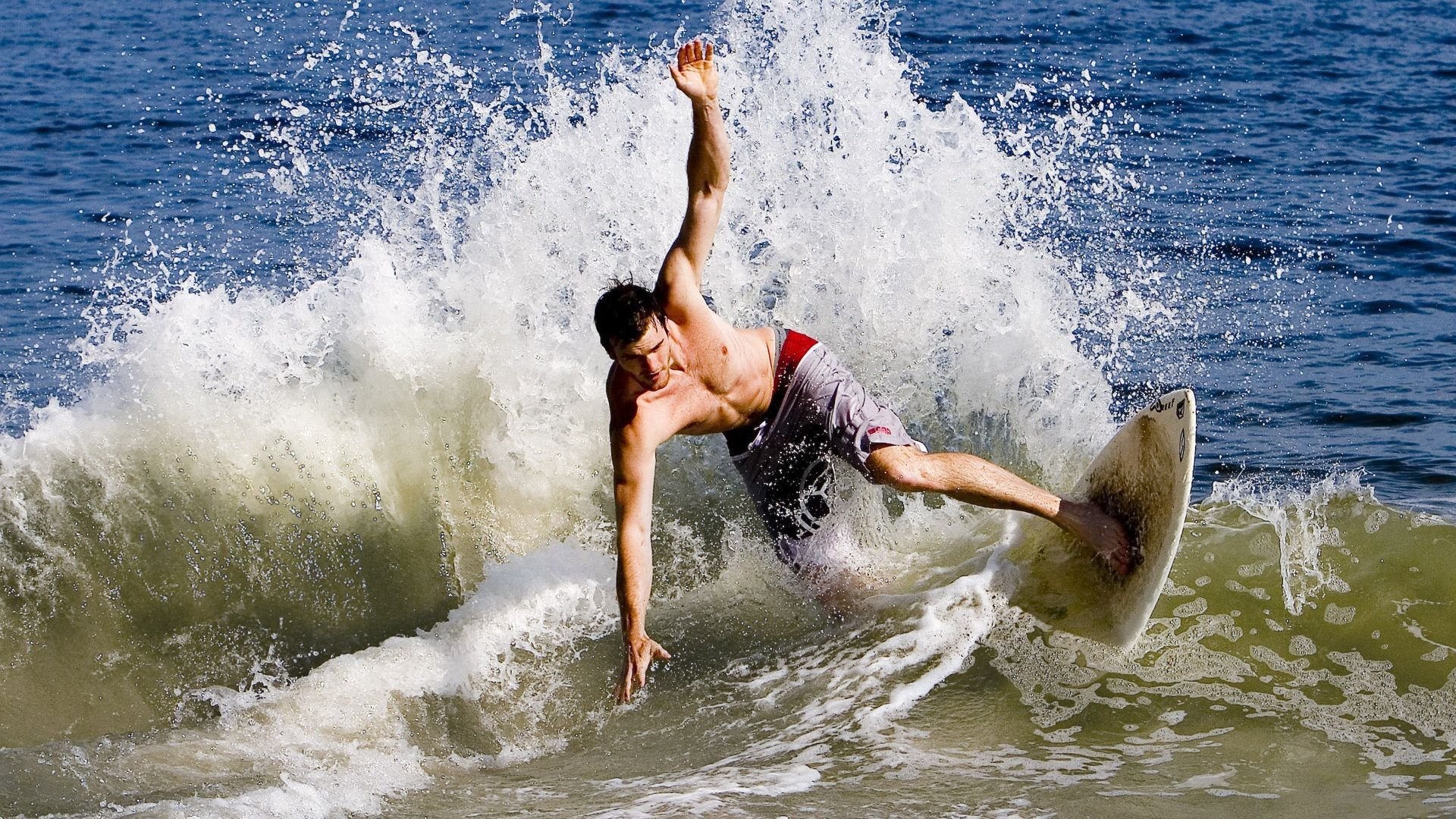 静默的刺客与燃烧的传奇,日本队险胜奥地利,奥恰洛夫虽败犹荣